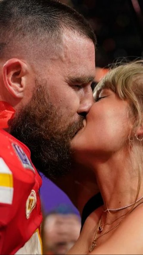 Taylor Swift and Travis Kelce Know the Risks of Romance