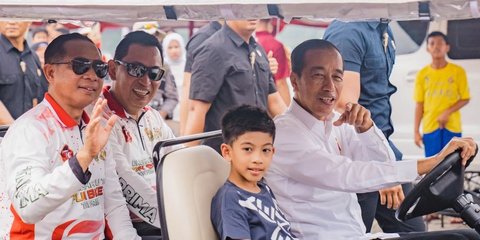 Jokowi Mendadak Sopiri Panglima TNI dan Kapolri, Dua Jenderal Bintang 4 Senyum Lebar jadi Penumpang