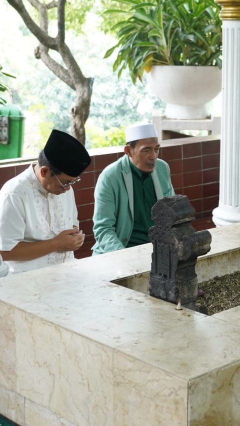 Pramono Ziarah ke Makam Pangeran Jayakarta: Simbol dari Jakarta, Memperjuangkan Kaum Terpinggirkan