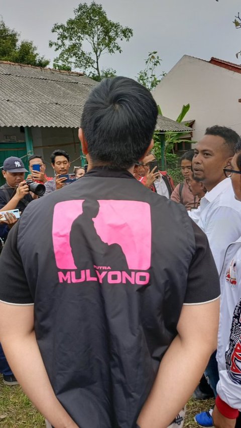 PDIP Pertanyakan Maksud Kaesang Pakai Jaket Putra Mulyono