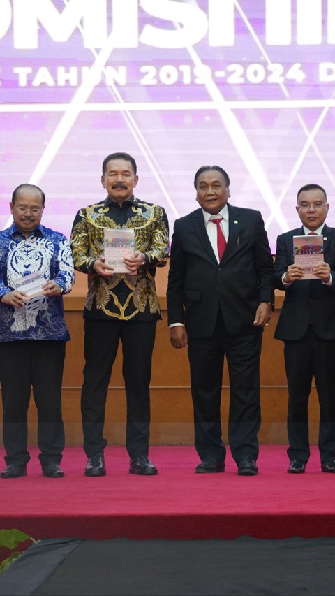 Komisi III Luncurkan Buku Transformasi Penegakan Hukum dan HAM, Jaksa Agung: Lentera Buat Penegak Hukum