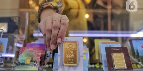 Harga Emas Antam Turun Rp2.000 per Gram, Waktunya Beli?