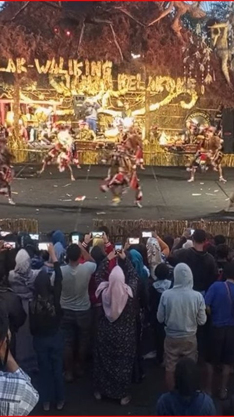 Usung Tema Unik hingga dimeriahkan Ratusan Kelompok Seni, Begini Kemeriahan Festival Lima Gunung 2024