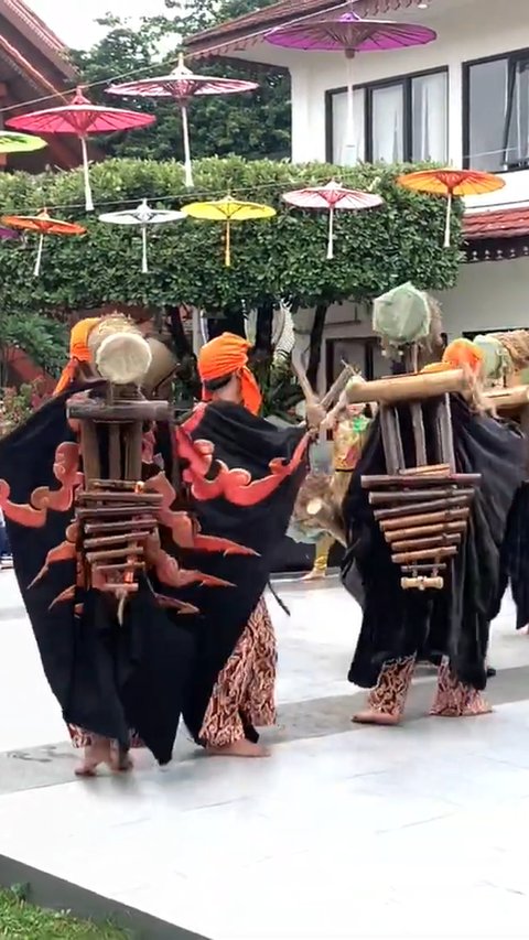 Uniknya Alat Musik Sunda Langgir Badong, Terinspirasi dari Seekor Kalajengking