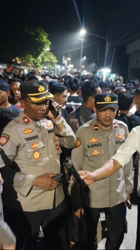 Jumat Malam Mencekam di Bekasi, Warga Desak Polisi Giring Pimpinan Ponpes diduga Cabuli Santri