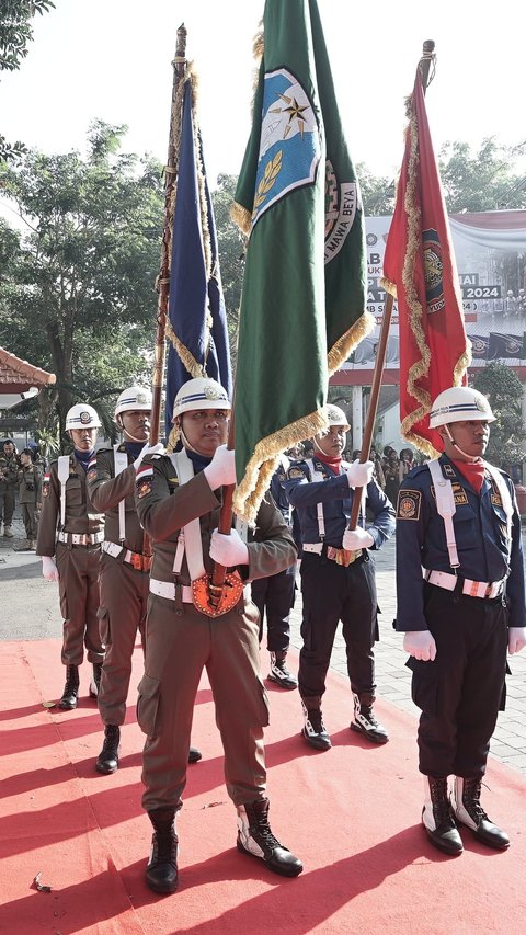 Disambut Meriah, Kirab Pataka Jer Basuki Mawa Beya Tiba di Banyuwangi