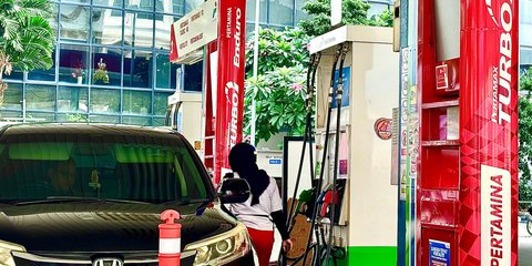 Satu SPBU Panik Dikira Ada Percikan Api di Bawah Mobil saat Pengisian Bensin, Ternyata Masalahnya Ini