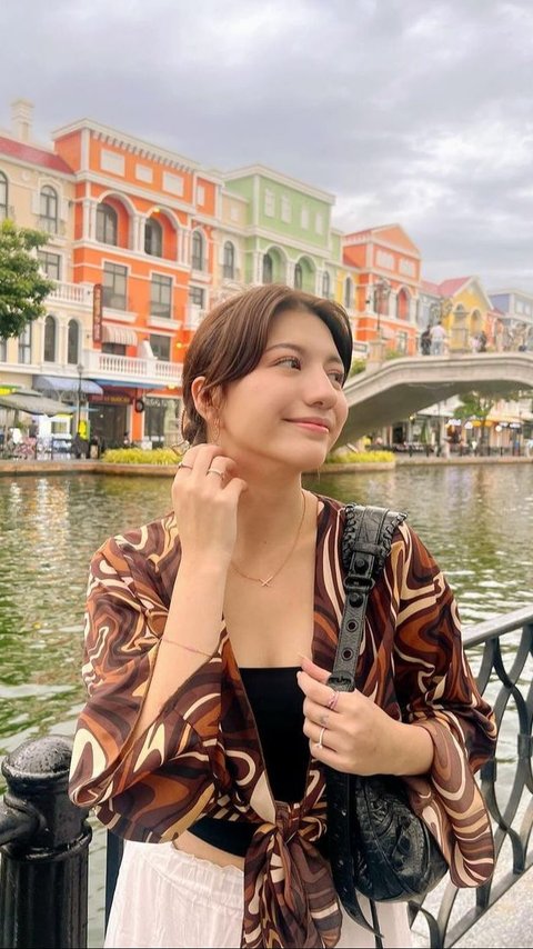 Cassandra Lee dan Ryuken Lie Tampil Romantis di Vietnam, 8 Potret Bulan Madu Pinggir Sungai