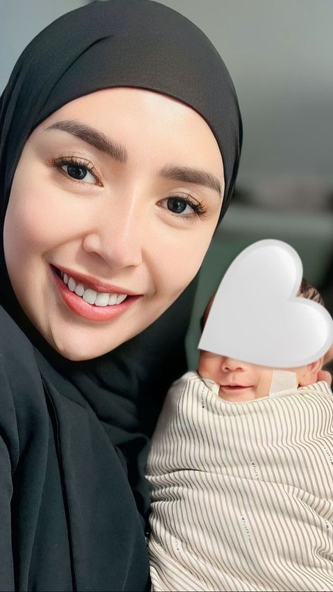 Cantik dan Punya Nama Indah, 8 Foto Anak Angga Wijaya Mantan Suami Dewi Perssik