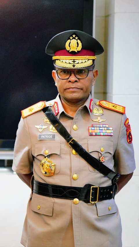 Brigjen Patrige Renwarin Resmi Jabat Kapolda Papua Gantikan Mathius D Fakhri