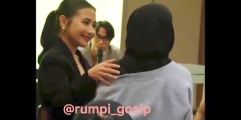 Penggemar Nangis Sesegukan di Hadapannya, Sikap Prilly Latuconsina Ramai Jadi Perbincangan