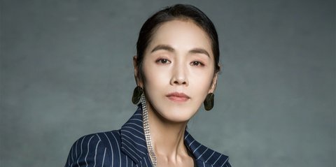 Park Ji Ah, aktris dari drama Korea The Glory, telah meninggal dunia pada usia 52 tahun akibat penyakit stroke iskemik.