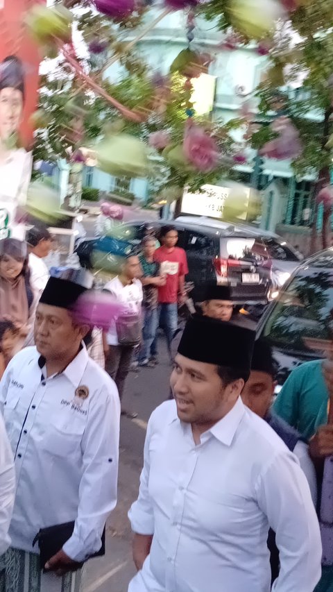 Relawan Khofifah-Emil Bangun Posko Pemenangan di Depan Markas PKB Jatim, Ini Kata Emil Dardak