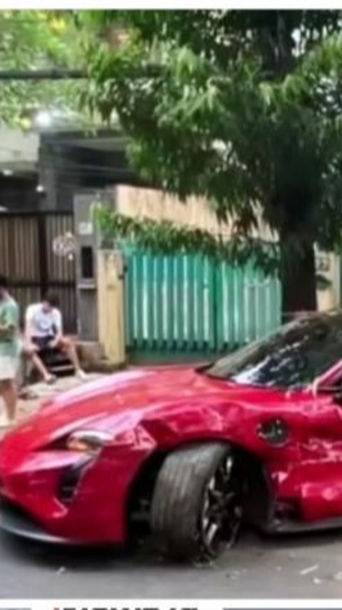 Viral Porsche Tabrak Honda HR-V hingga Ringsek, Diduga Gara-gara Ngebut