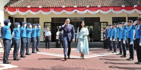 Pose SBY-Ibu Ani dan AHY-Annisa Selisih 19 Tahun di Taruna Nusantara, Kece Curi Perhatian