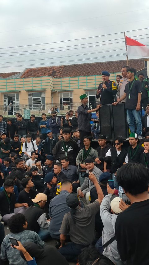 Kapolres dan Danyon Brimob di Tasikmalaya Minta Maaf, Akui Bertindak Berlebihan saat Aksi Mahasiswa