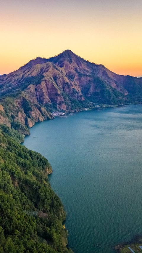 Kisah di Balik Pesona Danau Batur Bali, Ada Manusia Raksasa yang Porsi Makannya Setara 1.000 Orang Biasa