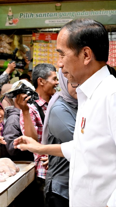 Kunjungi Pasar Soponyono di Surabaya, Jokowi: Inflasi Pangan Terkendali dengan Baik