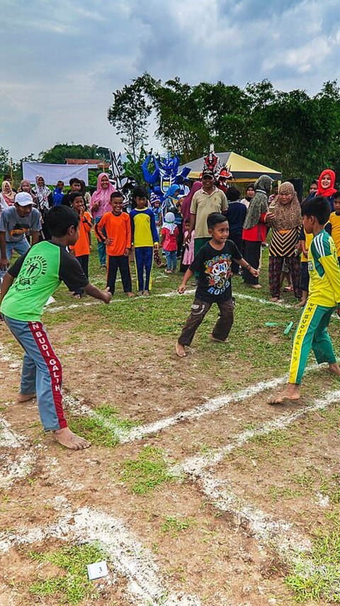 Asyiknya Bermain Galah Hadang, Gobak Sodor Ala Masyarakat Kabupaten Sambas