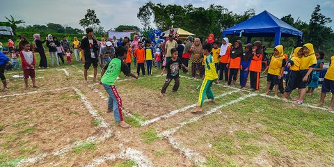 Asyiknya Bermain Galah Hadang, Gobak Sodor Ala Masyarakat Kabupaten Sambas