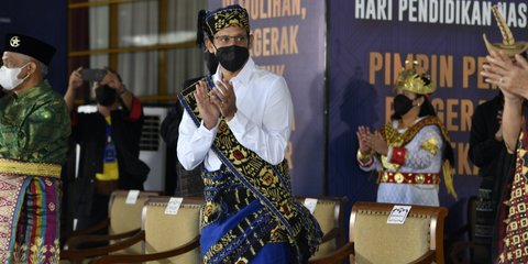 {{caption}}