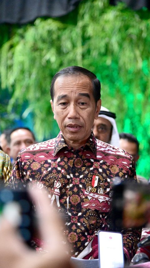 VIDEO: Respons Jokowi, Angkat Tangan Ada 41 Kotak Kosong di Pilkada 2024 