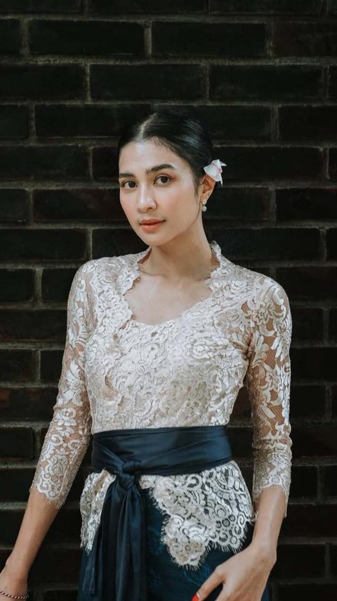 Cantiknya Mikha Tambayong Pakai Kebaya Bali, Anggun Banget dan Tuai Banyak Pujian Netizen