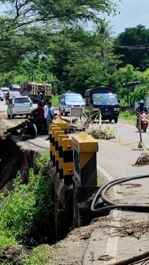 Jembatan Nyaris Putus, Jalur Kupang Timor Leste Terancam Lumpuh