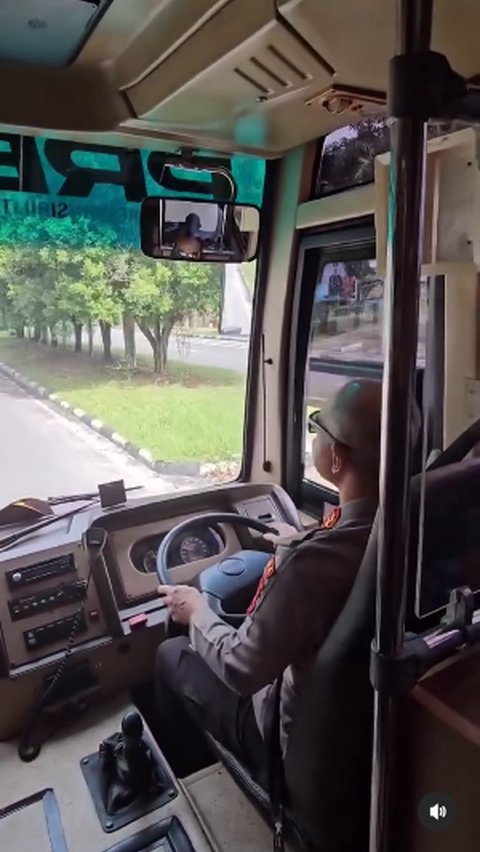 Pengecekan & Pembubaran Geng motor, Jenderal Bintang Dua Nyetir Bus Sendiri Anak Buah Duduk Santai di Belakang