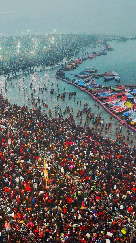 FOTO: Melihat Maha Kumbh Mela 2025, Festival Keagamaan Terbesar Dunia yang Dipadati Jutaan Manusia