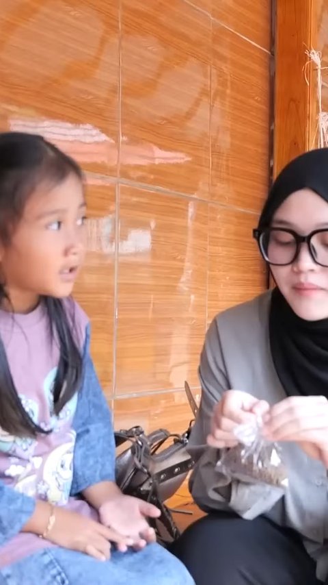 Potret Putri Delina Berkunjung ke Rumah Bintang Anak Teddy Pardiyana, Sang Adik Sempat Malu tapi Ternyata Cepat Akrab