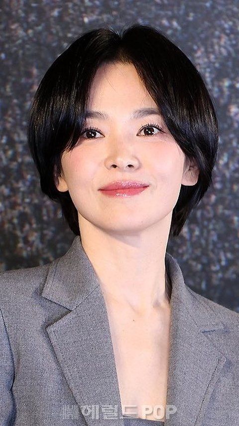 Gaya Rambut Bondol Song Hye Kyo Bakal Jadi Tren di 2025, Bikin Wajah Lebih Fresh dan Awet Muda