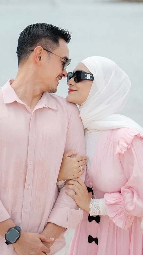 Potret Zumi Zola dan Putri Zulhas Liburan di Jepang, Vibes Honeymoon Super Romantis Buat Netizen Baper