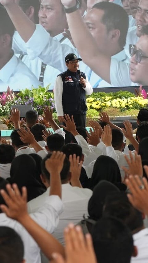 Gus Ipul: Kemensos Targetkan 4.120 Warga Cianjur Keluar dari Kemiskinan Tahun 2025