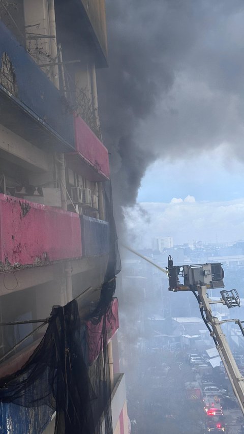 Terungkap Penyebab Pemadaman Kebakaran di Glodok Plaza Sulit