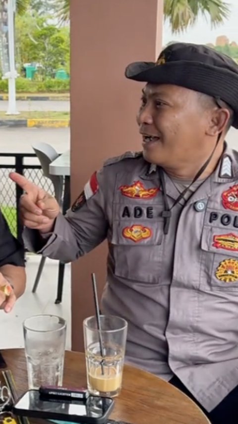 Polisi Rocker Melongo Main Tebak-tebakan Kata, Ending-nya Bisa Nebak Dapat Uang Rp1 Juta