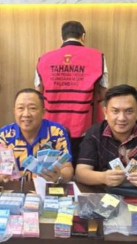 Hasil Penggeledahan Kejari Palembang di Rumah Kadisnaker Sumsel: Jam Tangan Rolex, Uang Dollar AS, hingga 7 Buku Tabungan