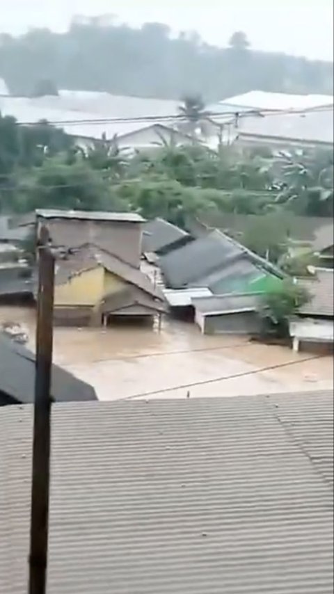 Ngerinya Banjir Hebat di Bandarlampung: Satu Orang Meninggal, Lihat Videonya