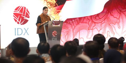 FOTO: Menkeu Sri Mulyani Buka Perdagangan Perdana Bursa Saham di 2025, IHSG Menghijau ke 7.109