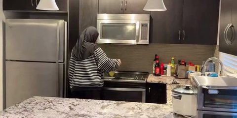 Intip Dapur Rumah Tengku Firmansyah dan Cindy Fatikasari yang Ada di Kanada, Cozy dan Bersih dengan Nuansa Monokrom