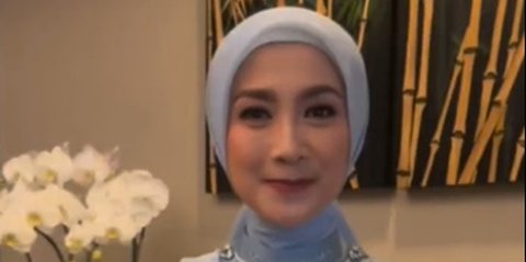 Inspirasi Gaya Hijab Simpel Elegan Ala Desy Ratnasari, Bisa Tetap Cantik dan Stylish di Berbagai Momen