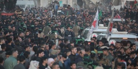 Ini Isi Cinderamata yang Diberikan Hamas ke 3 Sandera Israel, Dibebaskan dari Gaza Penuh Senyuman