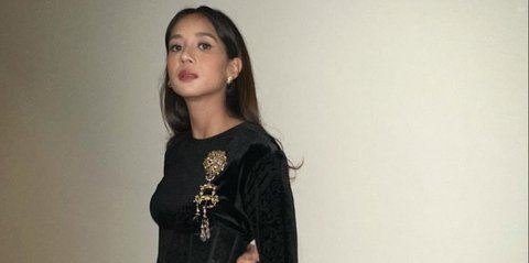 7 Potret Memukau Gista Putri di Usia 37 Tahun, Tetap Cantik dan Langsing Meski Sudah Punya Anak