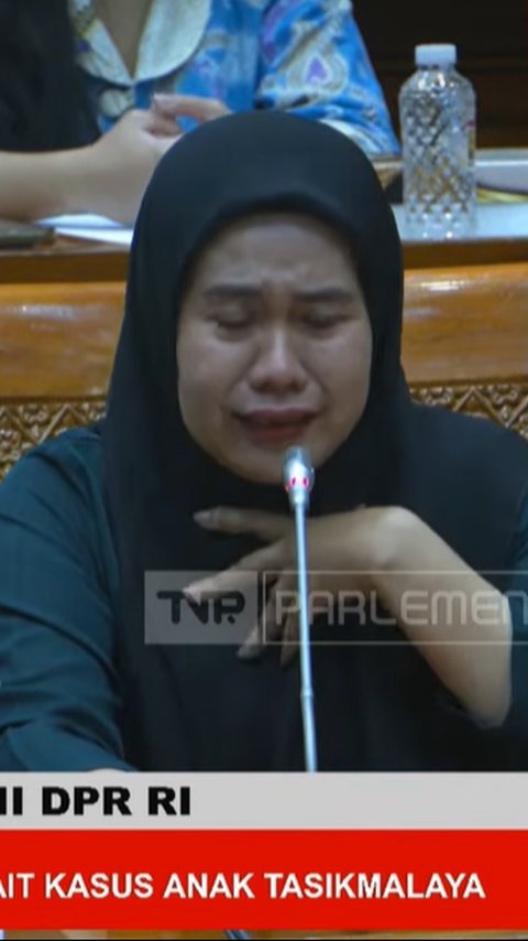 VIDEO: Banjir Tangis Ibu Korban Anak Salah Tangkap di Tasik, Disiksa Polisi: Saya Takut Mati