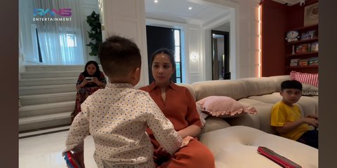 Potret Nagita Slavina Marah Besar ke Rayyanza Cipung, Langsung Tegur Depan Para Pengasuh - Lala Beri Penjelasan