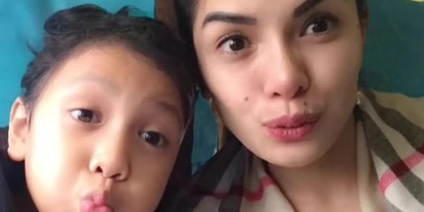 Sama-Sama Cantik, Potret Lawas Nikita Mirzani dan Lolly, Terlihat Kompak dan Selalu Bersama ke Mana-Mana