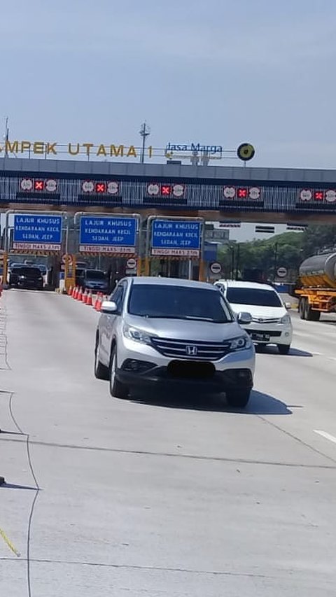 Urai Kemacetan, Contraflow Diberlakukan di Tol Japek KM 55 - KM 65 Arah Cikampek