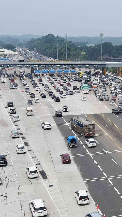 Macet di Tol Jakarta-Cikampek karena Libur Isra Miraj dan Imlek Sudah Terurai, Contraflow Ditutup