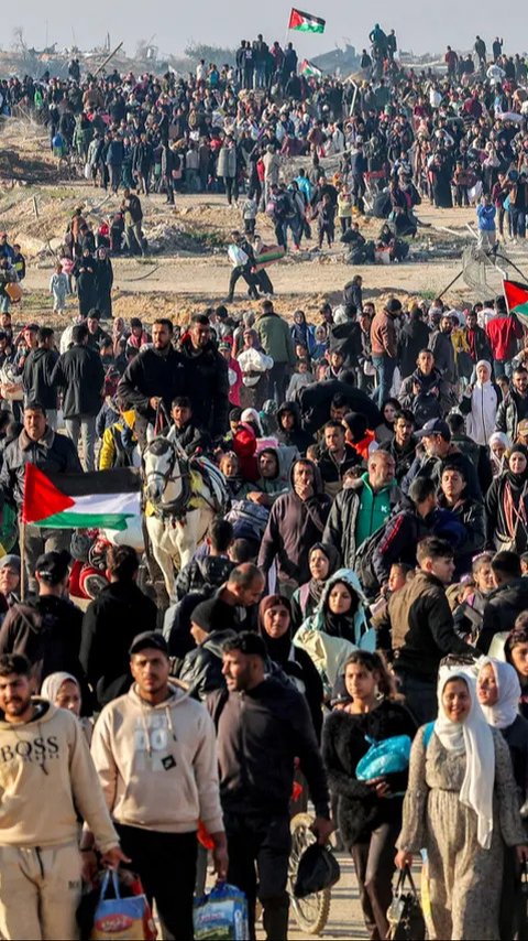 FOTO: Ribuan Warga Palestina Berbondong-bondong Kembali ke Gaza Utara Saat Gencatan Senjata