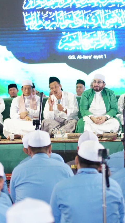 Menag Nasaruddin Peringati Tabligh Akbar Isra Miraj di Istiqlal, Ajak Jemaah Doakan Indonesia Dijauhi dari Musibah